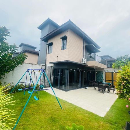 Seafront Residences Vacation Getaway San Juan  Exteriör bild