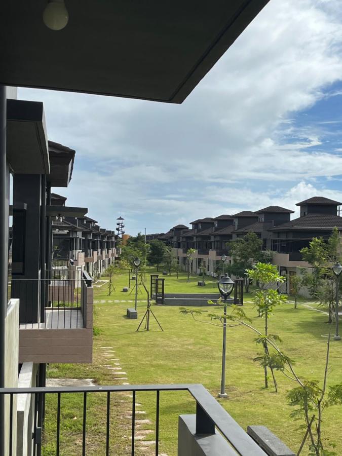 Seafront Residences Vacation Getaway San Juan  Exteriör bild