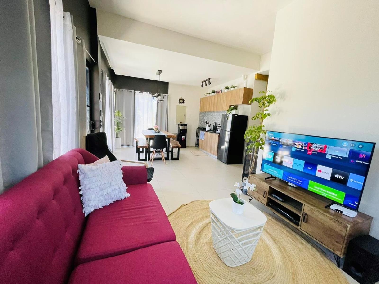 Seafront Residences Vacation Getaway San Juan  Exteriör bild