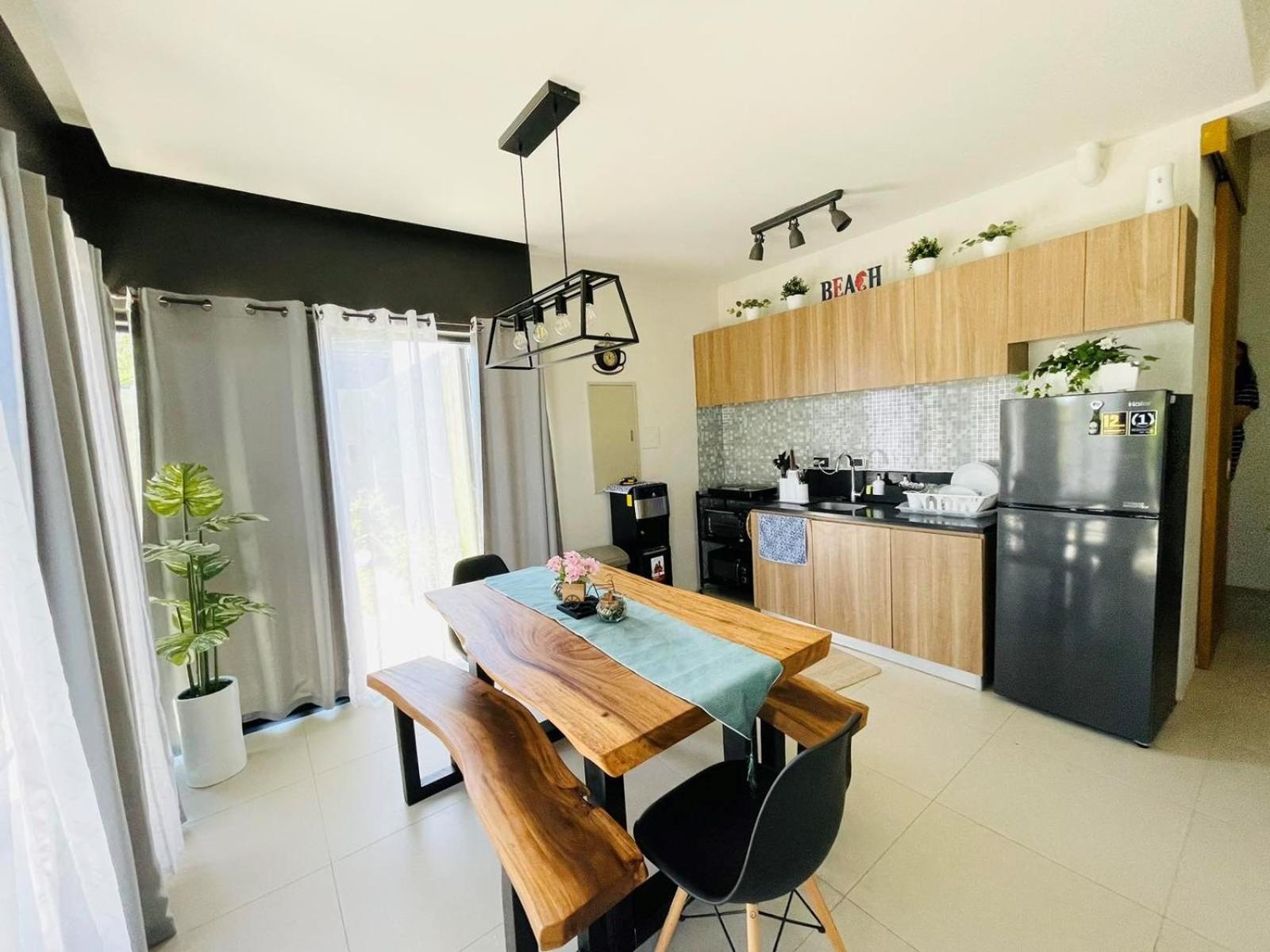 Seafront Residences Vacation Getaway San Juan  Exteriör bild